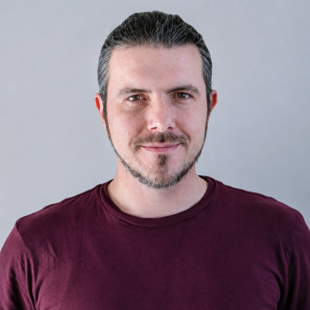Juan García sonriente
